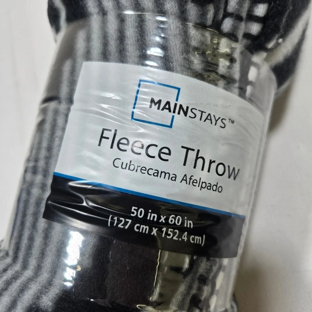 Mainstays Fleece Throw 50x60 Black White Zig Zag Pattern Soft Blanket NEW